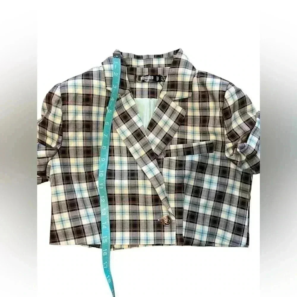 ASOS MISGUIDED PETITE SIZE 0. Plaid cropped blazer with button front. NWT - Picture 8 of 9